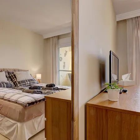 Cozy, 1 Bedroom On The Sunny Riviera Apartment *