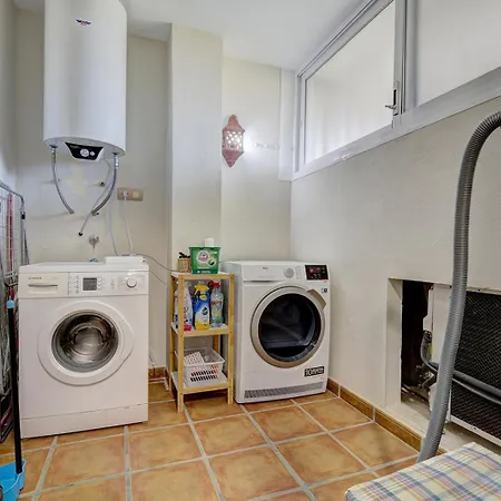 Apartment Cozy, 1 Bedroom On The Sunny Riviera *